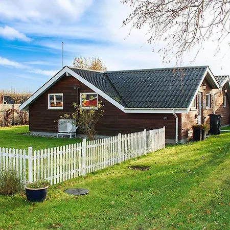 Holiday home Nice In W/ 3 Bedrooms *
